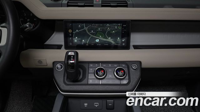 Land Rover Defender 110 D250 S