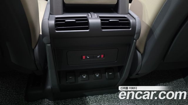 Land Rover Defender 110 D250 S