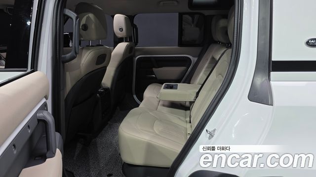 Land Rover Defender 110 D250 S