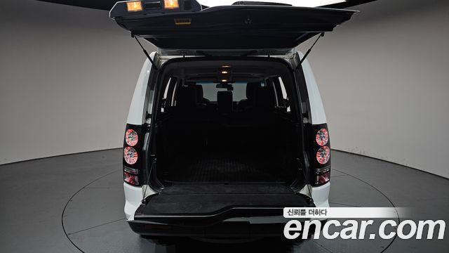Land Rover Discovery 3.0 SDV6 SE