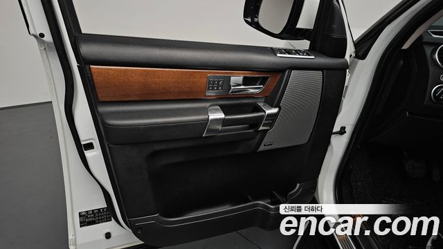 Land Rover Discovery 3.0 SDV6 SE
