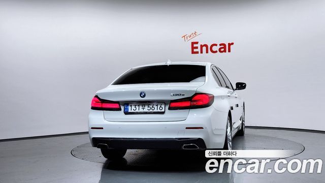 BMW 5-Series 530e Luxury