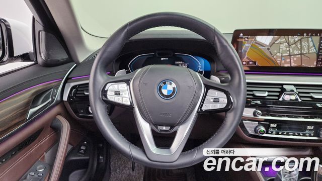 BMW 5-Series 530e Luxury