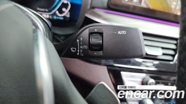 BMW 5-Series 530e Luxury