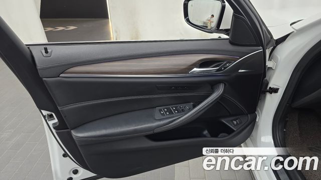 BMW 5-Series 520d Luxury Plus