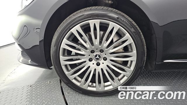 Mercedes-Benz S-Class S560L 4MATIC