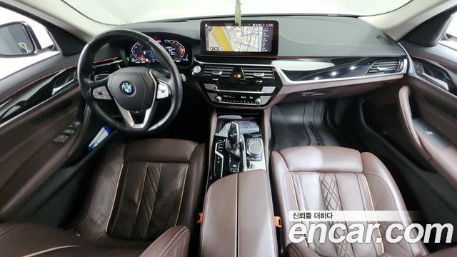 BMW 5-Series 523d xDrive Luxury