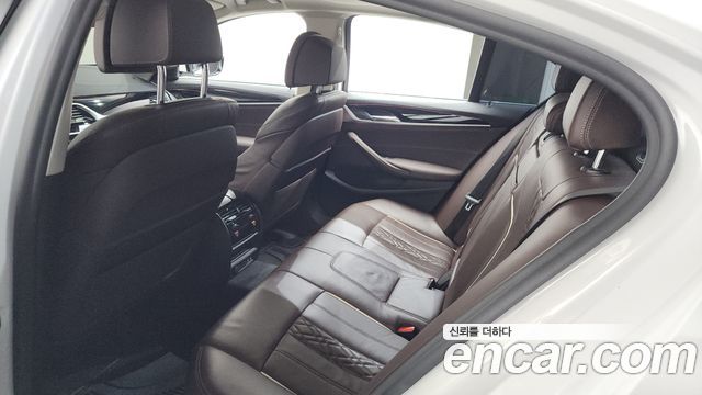 BMW 5-Series 523d xDrive Luxury