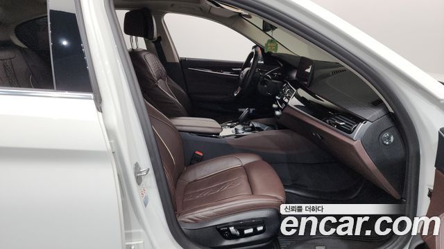 BMW 5-Series 523d xDrive Luxury