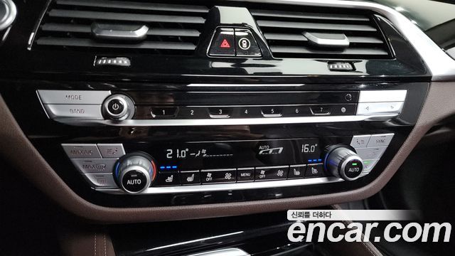 BMW 5-Series 523d xDrive Luxury