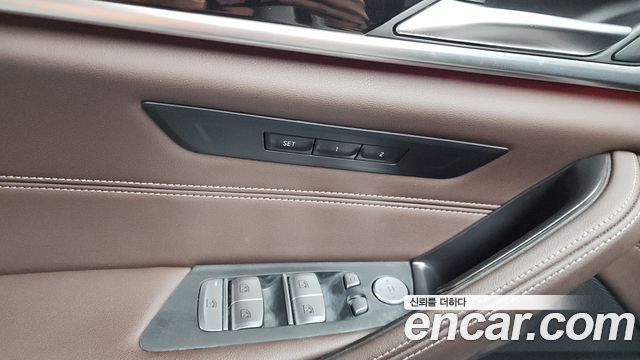 BMW 5-Series 523d xDrive Luxury