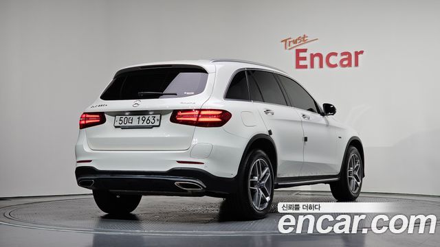 Mercedes-Benz GLC-Class GLC350e 4MATIC AMG Line