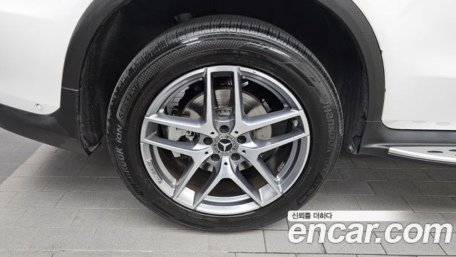 Mercedes-Benz GLC-Class GLC350e 4MATIC AMG Line