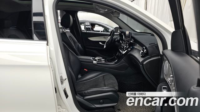 Mercedes-Benz GLC-Class GLC350e 4MATIC AMG Line