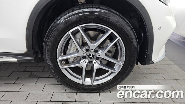 Mercedes-Benz GLC-Class GLC350e 4MATIC AMG Line