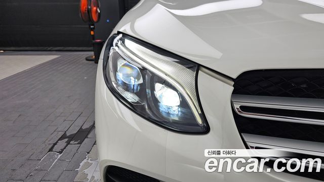 Mercedes-Benz GLC-Class GLC350e 4MATIC AMG Line