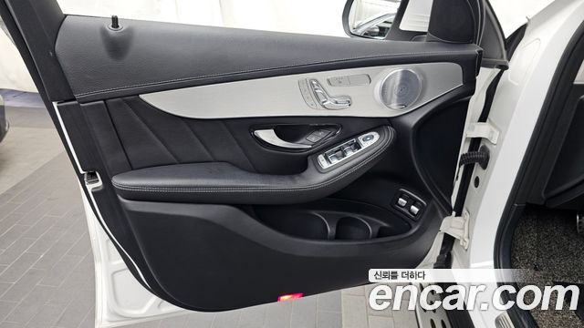 Mercedes-Benz GLC-Class GLC350e 4MATIC AMG Line