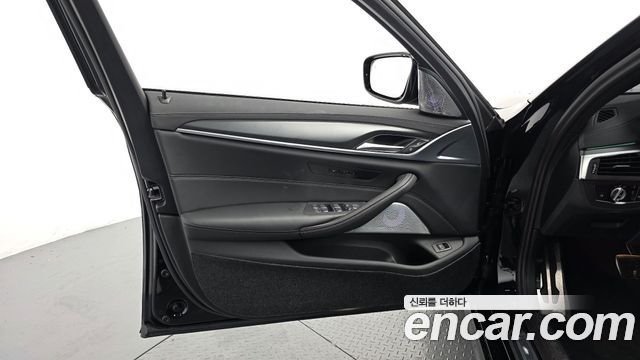 BMW 5-Series 523d M Sport