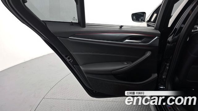 BMW 5-Series 523d M Sport