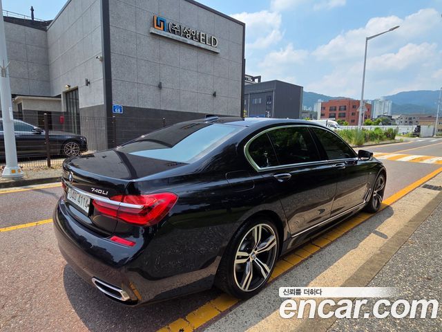 BMW 7-Series 740Li xDrive M Sport Package