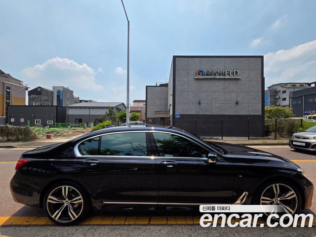 BMW 7-Series 740Li xDrive M Sport Package