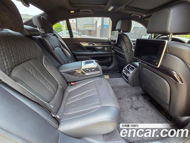BMW 7-Series 740Li xDrive M Sport Package