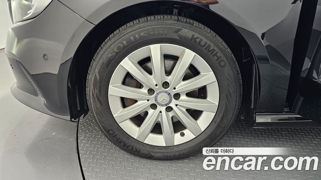 Mercedes-Benz A-Class A200