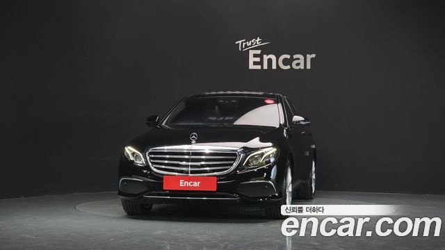 Mercedes-Benz E-Class E300 4MATIC Exclusive