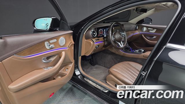 Mercedes-Benz E-Class E300 4MATIC Exclusive