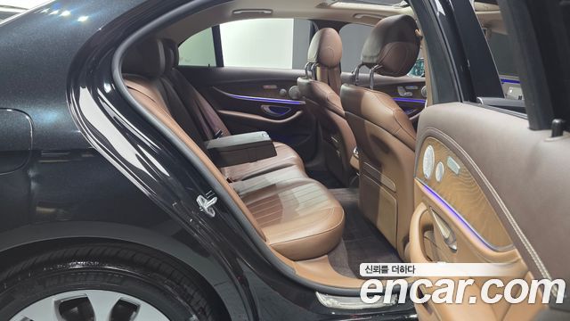 Mercedes-Benz E-Class E300 4MATIC Exclusive