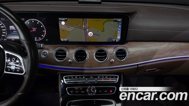 Mercedes-Benz E-Class E300 4MATIC Exclusive
