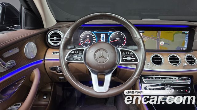 Mercedes-Benz E-Class E300 4MATIC Exclusive