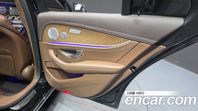 Mercedes-Benz E-Class E300 4MATIC Exclusive