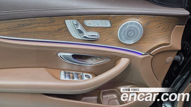 Mercedes-Benz E-Class E300 4MATIC Exclusive
