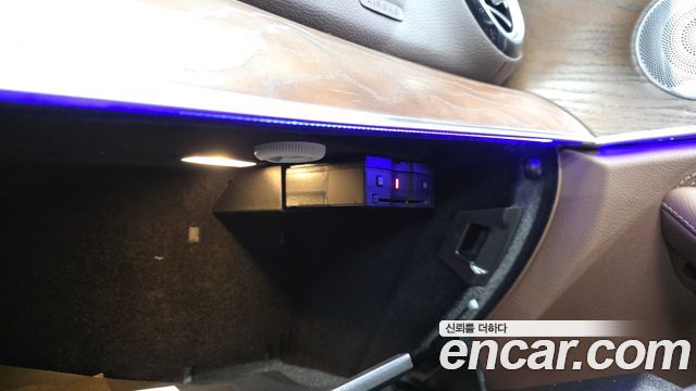Mercedes-Benz E-Class E300 4MATIC Exclusive