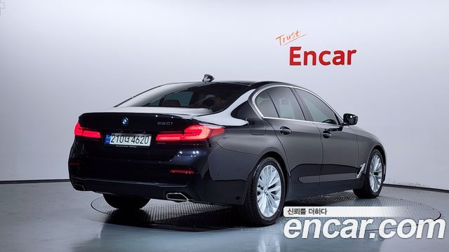 BMW 5-Series 520i Luxury
