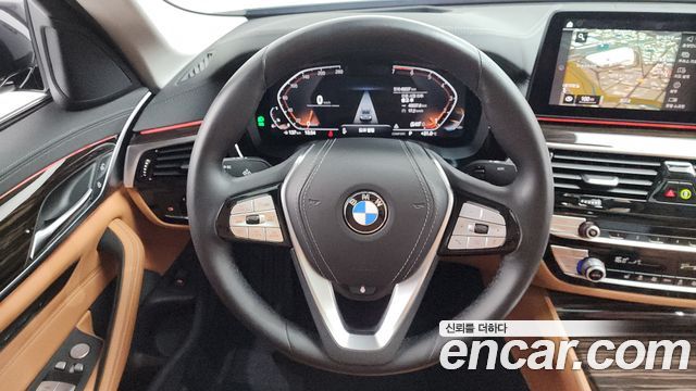 BMW 5-Series 520i Luxury