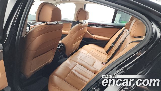BMW 5-Series 520i Luxury