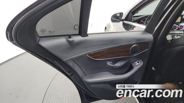 Mercedes-Benz C-Class C200 4MATIC Exclusive