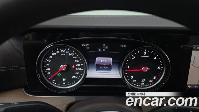 Mercedes-Benz E-Class E220d 4MATIC Exclusive