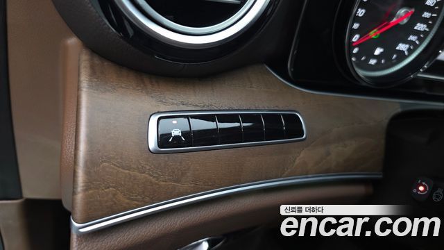 Mercedes-Benz E-Class E220d 4MATIC Exclusive