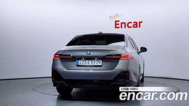 BMW 5-Series 530e xDrive M Sport