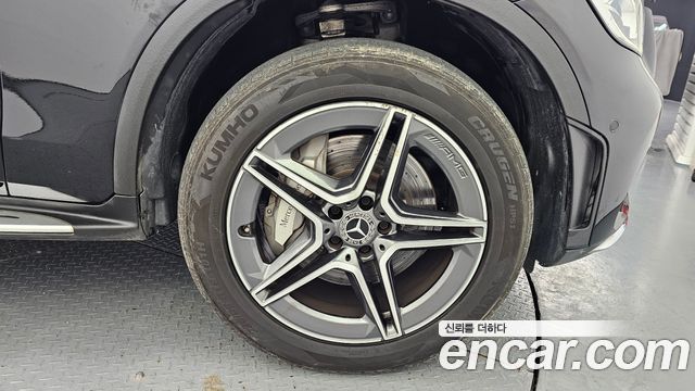 Mercedes-Benz GLC-Class GLC300e 4MATIC Coupe