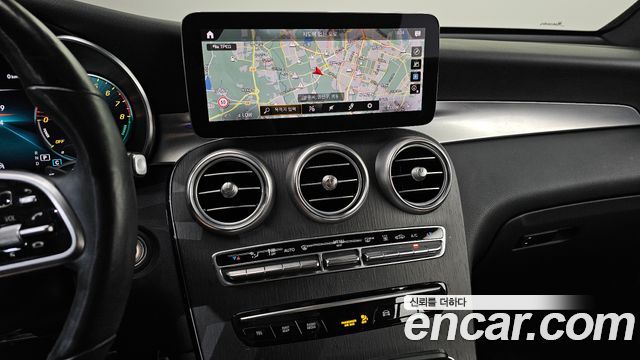 Mercedes-Benz GLC-Class GLC300e 4MATIC Coupe