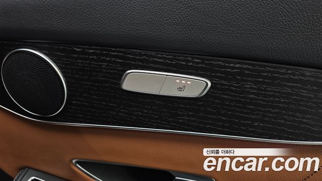 Mercedes-Benz GLC-Class GLC300e 4MATIC Coupe