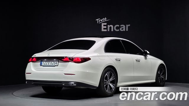 Mercedes-Benz E-Class E200 Avantgarde