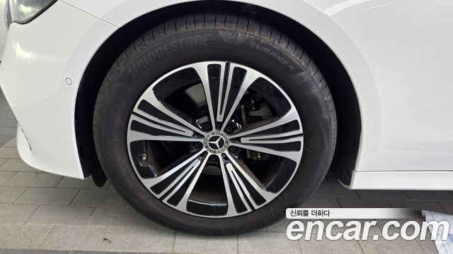 Mercedes-Benz E-Class E200 Avantgarde
