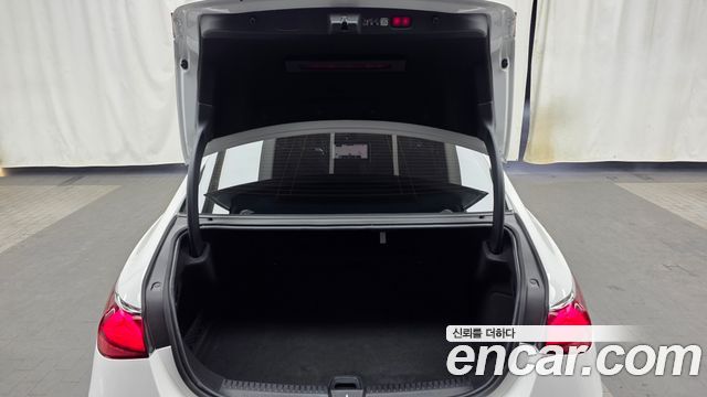 Mercedes-Benz E-Class E200 Avantgarde
