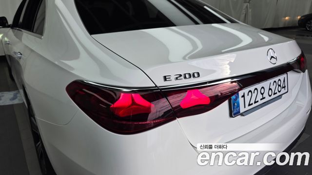 Mercedes-Benz E-Class E200 Avantgarde
