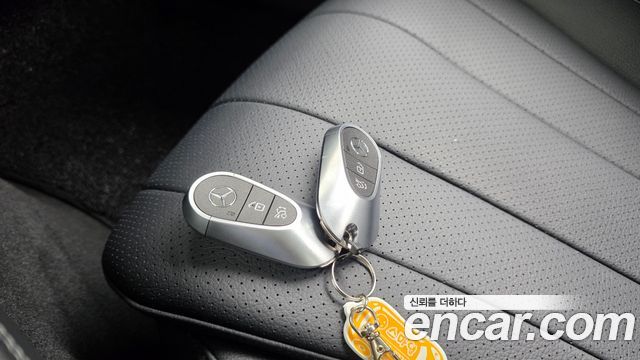 Mercedes-Benz E-Class E200 Avantgarde